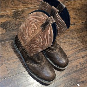 Steel tow work boots